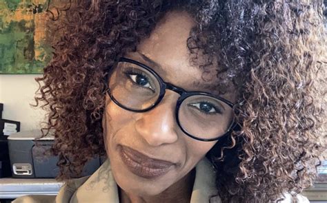Sylvana Simons In Mini Bikini Je Moet Ervan Houden Kijken Maar