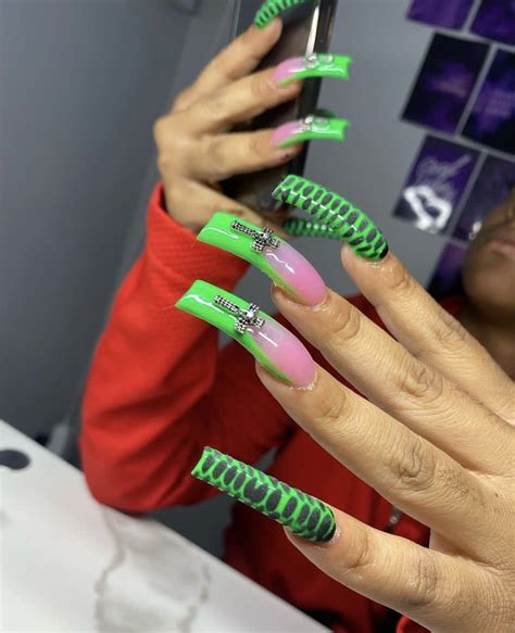 Pin By Britney 🤍 On Claws Curved Nails Green Nails Acrylic Nails