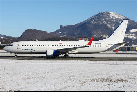 LN NGS Norwegian Air Shuttle Boeing 737 8JP WL Photo By Karl