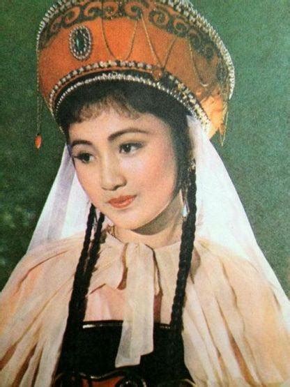 80年代第一美女，因太漂亮险被毁容，丈夫用632封情书追到手