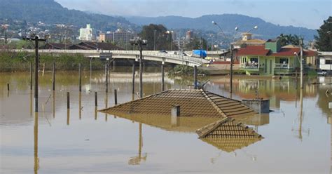 G1 Cenário é De Destruição Em Rio Do Sul Em Calamidade Pública Em Sc