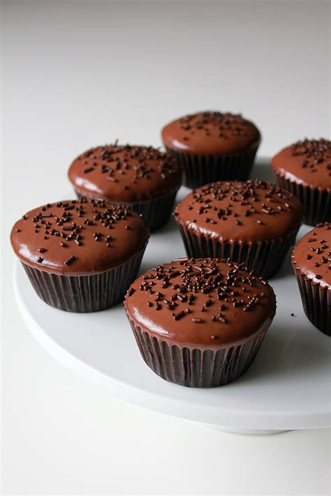 Easy Celebration Chocolate Ganache Cupcakes Super Dessert