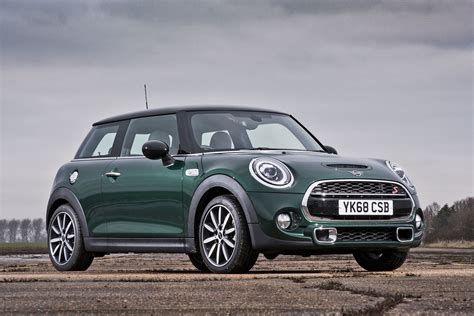 MINI Hatchback (2021) Practicality, Boot Space & Dimensions | Parkers