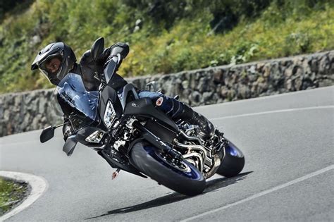 Por qué las trail son más caras que las naked Moto1Pro