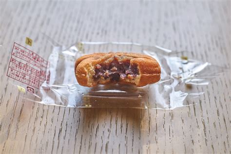 Iwamura Momijiya Traditional Momiji Manju In Miyajima — Shiro Ang