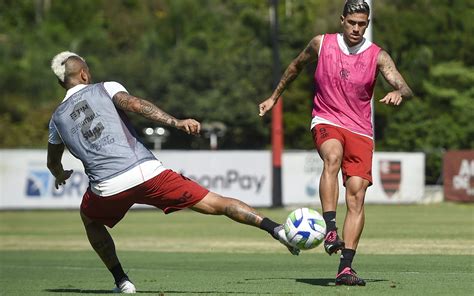 Flamengo confirma lesão na coxa direita do atacante Pedro