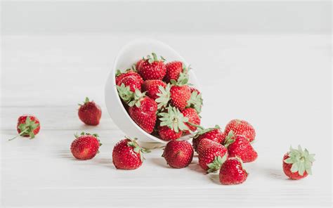 Do You Know What Happens To Your Body If You Eat Strawberries Every Day