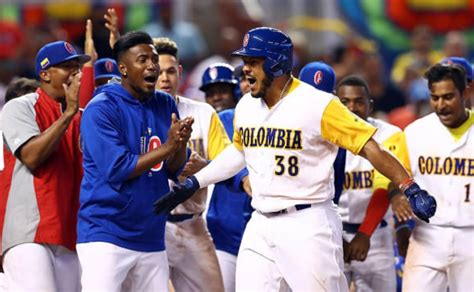 Clásico Mundial jersey uniforme de Colombia para WBC 2023