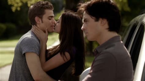 Elena kisses Stefan | The vampire diaries Season 2 Episode 3 - YouTube