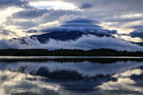 Mount Fuji, Clouds, Japan, Lake, Reflection Wallpapers HD / Desktop and Mobile Backgrounds