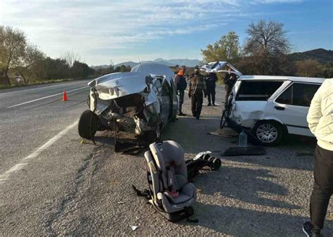 Muğla da feci zincirleme kaza 1 i çocuk 5 yaralı var