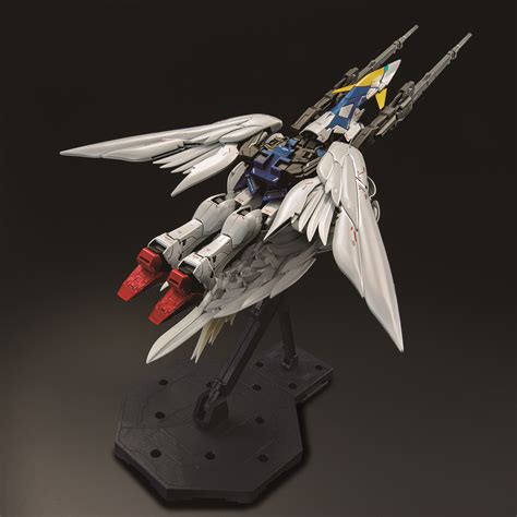 MG 1 100 THE GUNDAM BASE LIMITED WING GUNDAM ZERO EW Ver Ka TITANIUM