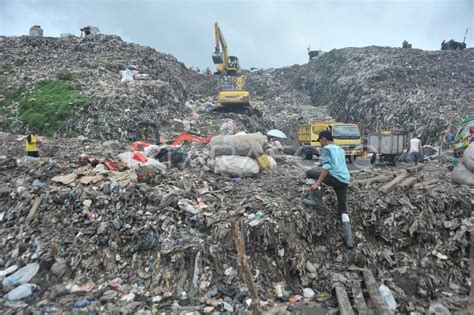 Tpa Sukawinatan Palembang Over Kapasitas Antara Foto