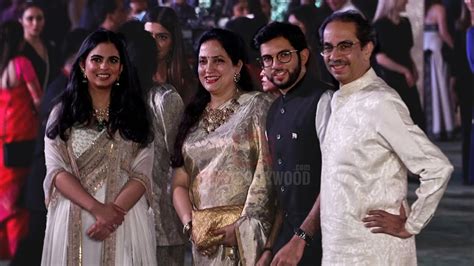 Uddhav Thackeray With Wife Rashmi Thackeray And Son Aaditya Thackeray