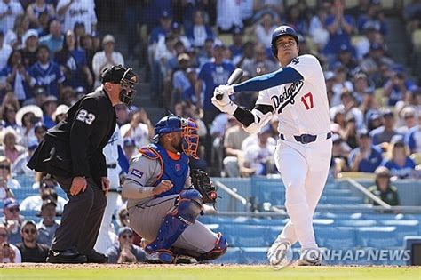 이정후 ‘11g 연속안타 마감할때 오타니 ‘日 메이저리거 최다홈런 희비 갈렸다