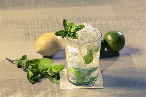 Sylwestrowy drink dla każdego czyli orzeźwiające mojito Smakiem nie