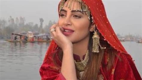 Bigg Boss Fame Arshi Khan Opts Out Of Her Swayamvar Show Not In Hurry To Get Married News18