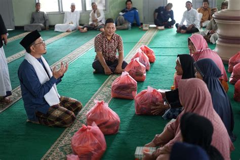 Safari Jumat Di Desa Lubuk Lingkuk Bupati Bangka Tengah Salurkan