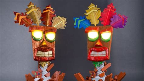 Así se hizo la máscara de Aku Aku de Crash Bandicoot a gran tamaño