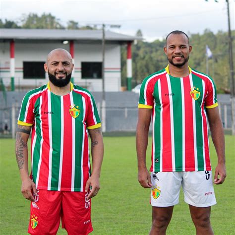 FOTOS Brusque Anuncia Ex Chapecoense E Apresenta Novo Uniforme Para 2024