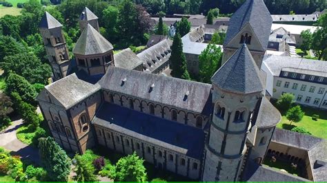 Benediktiner Abtei Maria Laach Laacher See Kloster Eifel Maar Vulkan