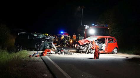 T Dlicher Unfall Im Kreis Kassel Frontalzusammensto Im Gegenverkehr