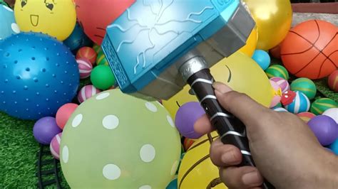 Keren Ada Truk Bawa Harta Karun Meletus Balon Lucu Isi Mainan Dll