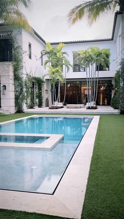 Pin By Valerie Vivas On Casas Modernas Luxury Swimming Pools