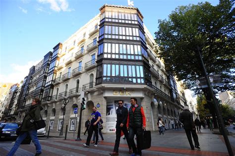 kutxabank logra  millones de beneficios   mas  el ano