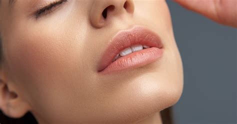 Tudo Sobre O Preenchimento Labial Clínica Coderm