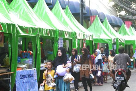 Pemkot Jakbar Gelar 86 Bazar Pangan Murah Selama 2022 Republika Online