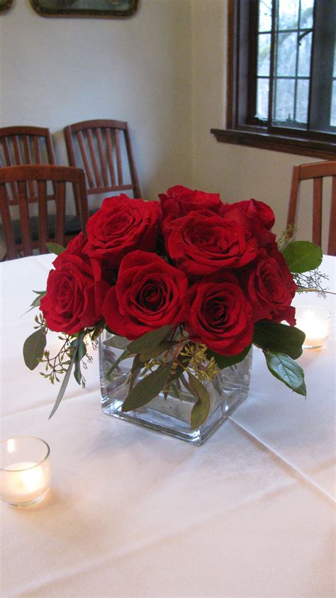 simple  elegant red rose centerpiece elegant floral table decor