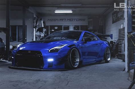 Nissan Gt R R35 Pakai Wide Body Kit Liberty Walk Atap 49 Off