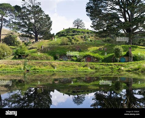 Dh Lord Of The Rings Hobbiton New Zealand Hobbits Cottage Set Movie