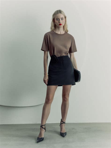 Однотонная футболка свободного кроя :: LICHI - Online fashion store