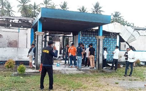 Tim Labfor Polda Sulsel Investigasi Penyebab Kebakaran Gedung Dinas