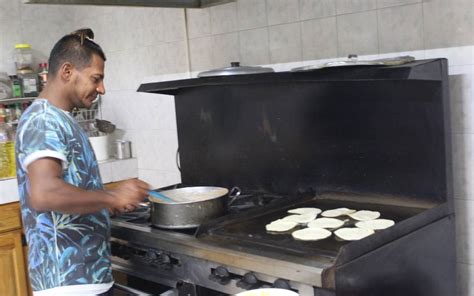 Banco de alimentos de Caritas de Torreón atiende de manera anual a 236