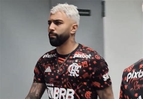 Ele Voltou Gabigol Retoma Visual Platinado E Torcida Do Flamengo