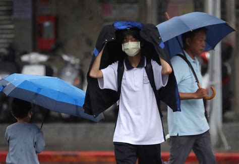 Deadly Typhoon Koinu Heads Toward Southern China And Hong Kong After