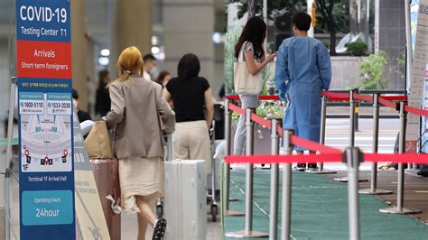 입국 전 코로나19 검사 폐지유행 감소세 뚜렷 연합뉴스