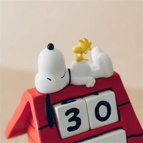 Calendrier Perp Tuel Figurine Erik Peanuts Snoopy Cm