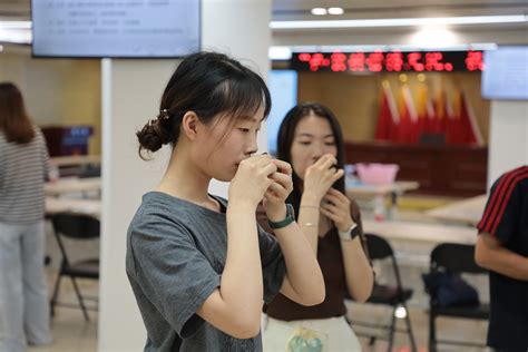 【主题教育】食品与健康学院师生党支部与甘家口街道企业开展“知食科普传文化，校企联学促发展”主题党日活动 北京工商大学食品与健康学院