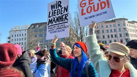 Video Weltfrauentag Tausende Demonstrieren In Berlin Rbb24