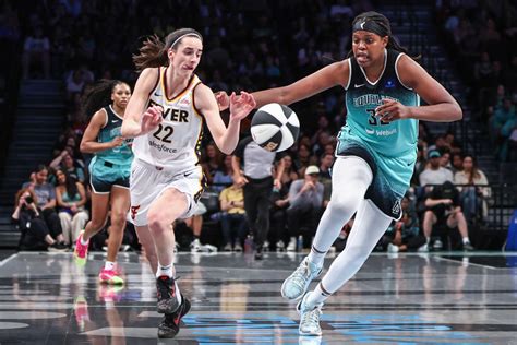 Jonquel Jones Was In Clear Disbelief Over Caitlin Clark S Pass In Wnba All Star Game Athlon Sports