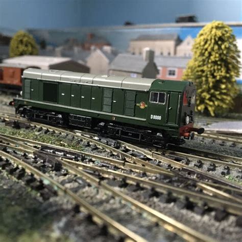 Graham Farish 371 030 N Gauge Class 20 D8000 Br Green Dcc Fitted For Sale Online Ebay