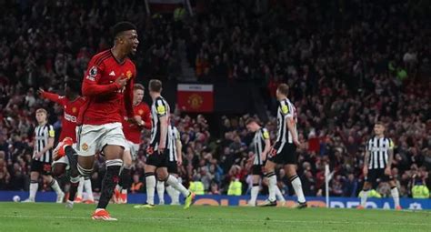 Manchester United Taunt Newcastle As Shocking Photograph Highlights Var