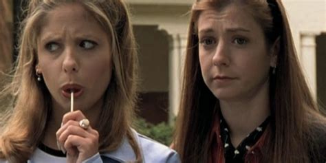 Buffy The Vampire Slayers Sarah Michelle Gellar Supports The Reboot