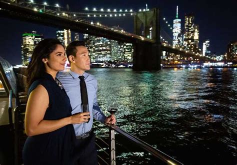 Nyc Oudejaarsavond Buffetdiner Vuurwerk Havencruise Getyourguide