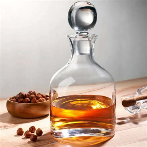 Arch Whisky Bottle Nude Glass