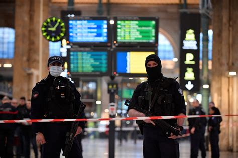 Attaque La Gare Du Nord Personnes Bless Es L Individu Interpell